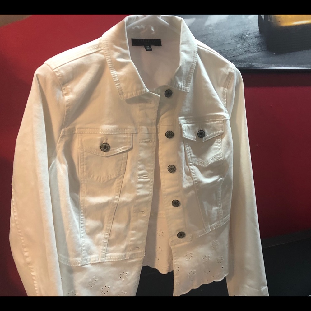 Brand New White Jacket to rock this summer🌺